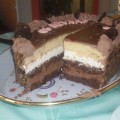 Csokoládés-mascarponés fehércsoki krémes torta