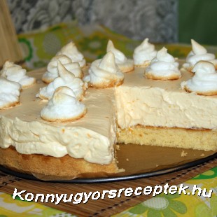 Madártejtorta habcsókokkal Madártejtorta habcsókokkal