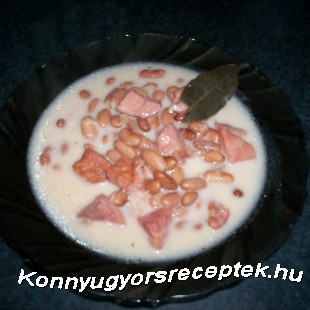 Tejfölös bableves